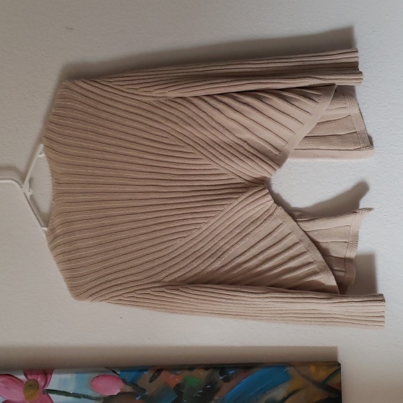 Gap Cream Cardigan/Shrug Size Medium - Picture 4 of 9